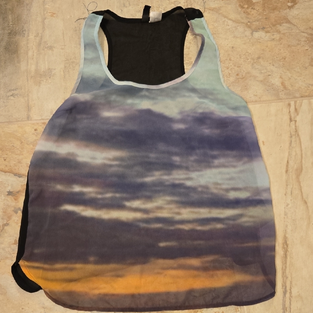 Women's Sleeveless Sky Print Top